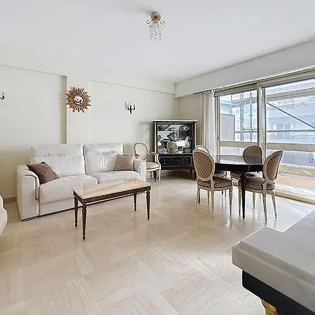 Апартаменти T3 Spacieux Centre Avec Doubles Balcon