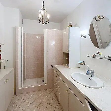 Апартаменти T3 Spacieux Centre Avec Doubles Balcon Антіб